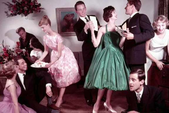 &Rcy;&iecy;&tcy;&rcy;&ocy;-&vcy;&iecy;&chcy;&iecy;&rcy;&icy;&ncy;&kcy;&acy;