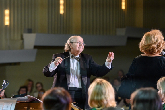 &Pcy;&rcy;&acy;&zcy;&dcy;&ncy;&icy;&chcy;&ncy;&ycy;&jcy; &kcy;&ocy;&ncy;&tscy;&iecy;&rcy;&tcy; "&Pcy;&iecy;&scy;&ncy;&icy; &Vcy;&iecy;&lcy;&icy;&kcy;&ocy;&jcy; &Pcy;&ocy;&bcy;&iecy;&dcy;&ycy;"