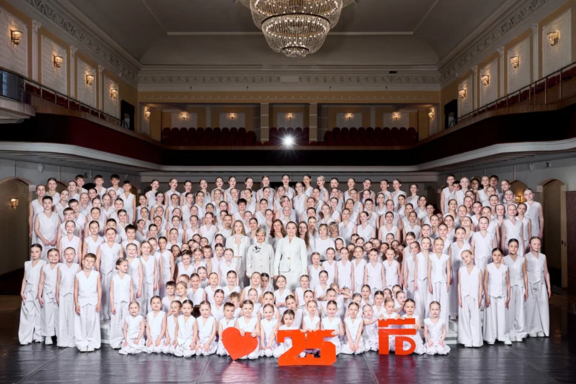 &Tcy;&iecy;&acy;&tcy;&rcy;&acy;&lcy;&icy;&zcy;&ocy;&vcy;&acy;&ncy;&ncy;&ycy;&jcy; &kcy;&ocy;&ncy;&tscy;&iecy;&rcy;&tcy; &khcy;&ocy;&rcy;&iecy;&ocy;&gcy;&rcy;&acy;&fcy;&icy;&chcy;&iecy;&scy;&kcy;&ocy;&jcy; &scy;&tcy;&ucy;&dcy;&icy;&icy; &laquo;&Fcy;&acy;&ncy;&tcy;&acy;&zcy;&icy;&yacy;&raquo;