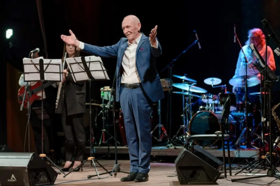 &Gcy;&iecy;&ocy;&rcy;&gcy;&icy;&jcy; &Acy;&ncy;&ocy;&khcy;&icy;&ncy;&colon; 77 &rcy;&acy;&zcy; &vcy;&ocy;&kcy;&rcy;&ucy;&gcy; &Scy;&ocy;&lcy;&ncy;&tscy;&acy;