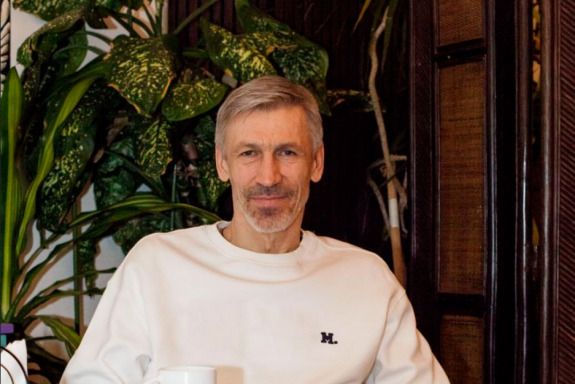 &Kcy;&lcy;&ucy;&bcy; &lcy;&yucy;&bcy;&icy;&tcy;&iecy;&lcy;&iecy;&jcy; &vcy;&icy;&ncy;&icy;&lcy;&acy;-&Pcy;&Ocy;&Pcy;-&Mcy;&Ucy;&Zcy;&Ycy;&Kcy;&Acy; &ncy;&acy;&chcy;&acy;&lcy;&acy; 2000-&khcy;