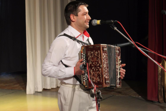 &Vcy; &gcy;&ocy;&scy;&tcy;&yacy;&khcy; &ucy; &Mcy;&icy;&tcy;&rcy;&ocy;&fcy;&acy;&ncy;&ocy;&vcy;&ncy;&ycy;&period; &Zcy;&ocy;&lcy;&ocy;&tcy;&acy;&yacy; &dcy;&iecy;&scy;&yacy;&tcy;&kcy;&acy; &gcy;&acy;&rcy;&mcy;&ocy;&ncy;&icy;&scy;&tcy;&ocy;&vcy; &YUcy;&zhcy;&ncy;&ocy;&gcy;&ocy; &Ucy;&rcy;&acy;&lcy;&acy;