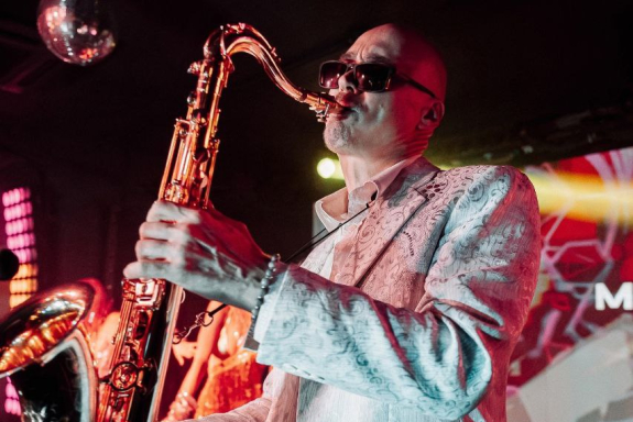 &Scy;&acy;&kcy;&scy;&ocy;&fcy;&ocy;&ncy;&icy;&scy;&tcy; SyntheticSax&period; &Mcy;&icy;&rcy;&ocy;&vcy;&ycy;&iecy; &khcy;&icy;&tcy;&ycy; &ocy;&tcy; Ameno &dcy;&ocy; Lambada&period;