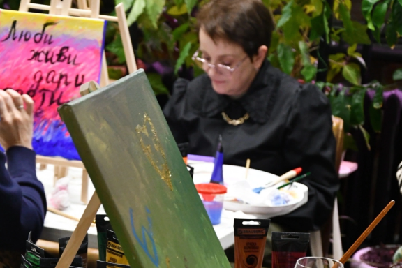 &Acy;&rcy;&tcy;-&vcy;&iecy;&chcy;&iecy;&rcy;&icy;&ncy;&kcy;&acy; - &Mcy;&acy;&scy;&tcy;&iecy;&rcy;-&kcy;&lcy;&acy;&scy;&scy; &pcy;&ocy; &zhcy;&icy;&vcy;&ocy;&pcy;&icy;&scy;&icy; &acy;&kcy;&rcy;&icy;&lcy;&ocy;&vcy;&ycy;&mcy;&icy; &icy;&lcy;&icy; &mcy;&acy;&scy;&lcy;&yacy;&ncy;&ycy;&mcy;&icy; &kcy;&rcy;&acy;&scy;&kcy;&acy;&mcy;&icy; &ncy;&acy; &khcy;&ocy;&lcy;&scy;&tcy;&acy;&khcy;