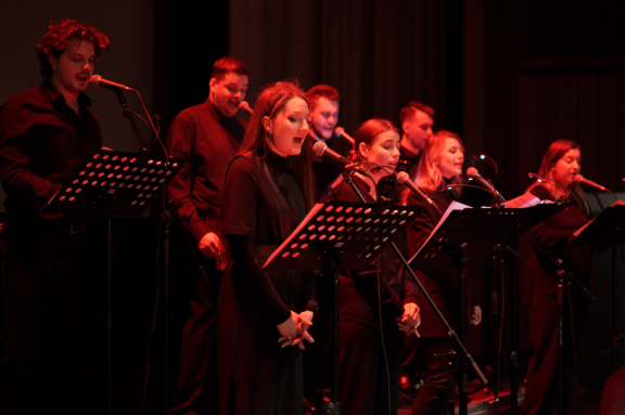 &Ocy;&rcy;&kcy;&iecy;&scy;&tcy;&rcy; CAGMO &mdash; &Scy;&icy;&mcy;&fcy;&ocy;&ncy;&icy;&yacy; &Kcy;&ocy;&rcy;&ocy;&lcy;&softcy; &icy; &SHcy;&ucy;&tcy; &mdash; &Dcy;&vcy;&ocy;&jcy;&ncy;&ocy;&jcy; &kcy;&ocy;&ncy;&tscy;&iecy;&rcy;&tcy;