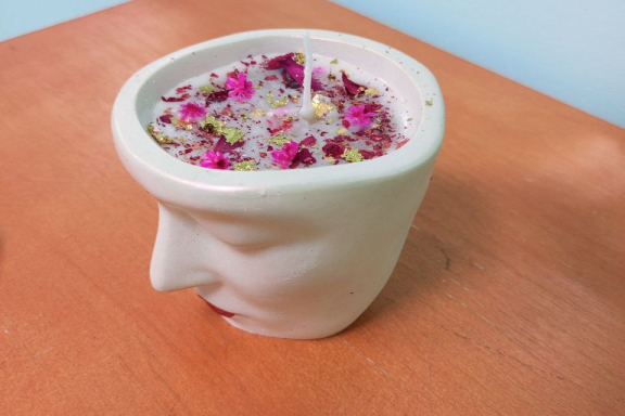 Творим уют в дуэте: свеча в гипсовом кашпо, как отражение индивидуальности