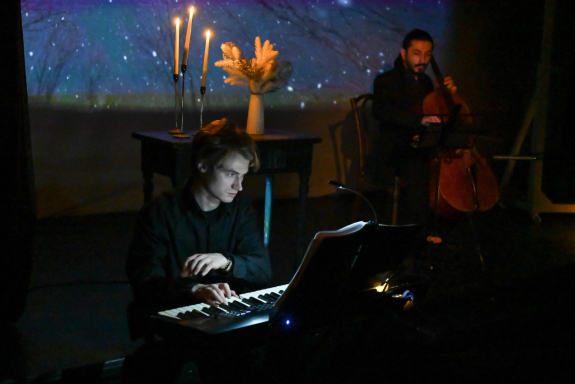 &Mcy;&ucy;&zcy;&ycy;&kcy;&acy; &vcy; &tcy;&iecy;&mcy;&ncy;&ocy;&tcy;&iecy;&period; &Ncy;&ocy;&vcy;&ocy;&gcy;&ocy;&dcy;&ncy;&iecy;&iecy; &vcy;&ocy;&lcy;&shcy;&iecy;&bcy;&scy;&tcy;&vcy;&ocy;