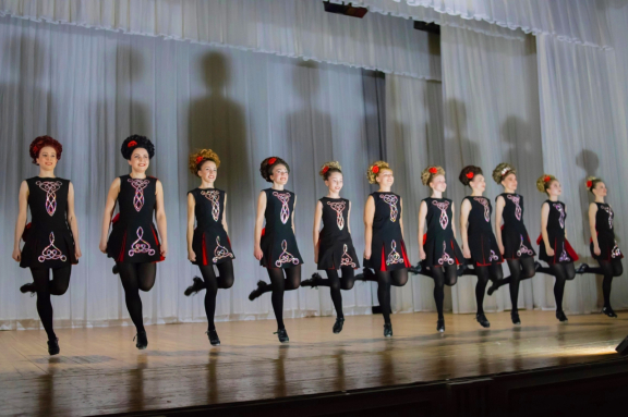 Шоу-концерт" Новогодняя симфония ритмов".Ирландские танцы. Балет.Трайбл. Фламенко. Бурлеск