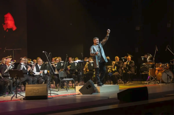 "&Zcy;&vcy;&iecy;&zcy;&dcy;&acy; &pcy;&ocy; &icy;&mcy;&iecy;&ncy;&icy; &Scy;&ocy;&lcy;&ncy;&tscy;&iecy;"