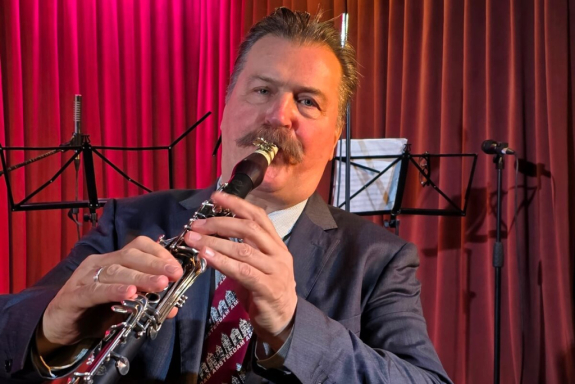 Seven come eleven&period; &Scy;&iecy;&mcy;&softcy; &kcy; &ocy;&dcy;&icy;&ncy;&ncy;&acy;&dcy;&tscy;&acy;&tcy;&icy;