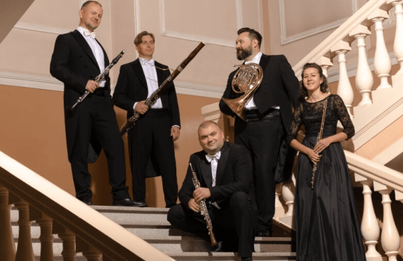 Astrum Quintet &lpar;&IEcy;&kcy;&acy;&tcy;&iecy;&rcy;&icy;&ncy;&bcy;&ucy;&rcy;&gcy;&rpar;