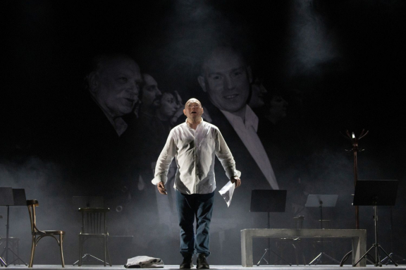 ВИКТОР СУХОРУКОВ. МОНОСПЕКТАКЛЬ "СЧАСТЛИВЫЕ ДНИ"