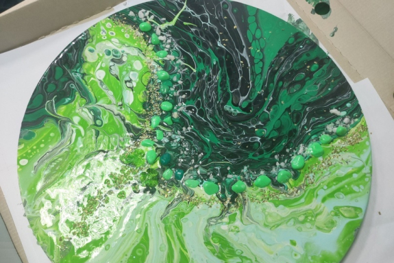 АРТ-встреча: создание интерьерной картины в стиле FluidArt на холсте