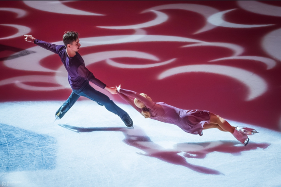 Щелкунчик на льду с симфоническим оркестром.