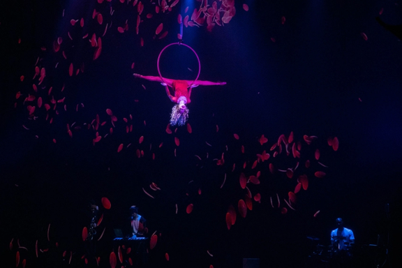 Музыка в темноте. Время женщин