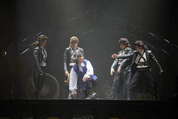 "&CHcy;&iecy;&lcy;&ocy;&vcy;&iecy;&kcy;&comma; &kcy;&ocy;&tcy;&ocy;&rcy;&ycy;&jcy; &scy;&mcy;&iecy;&iocy;&tcy;&scy;&yacy;" &gcy;&period;&IEcy;&kcy;&acy;&tcy;&iecy;&rcy;&icy;&ncy;&bcy;&ucy;&rcy;&gcy;