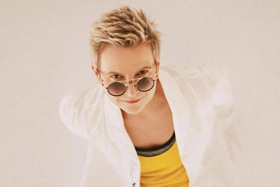 группа "СУРГАНОВА И ОРКЕСТР"