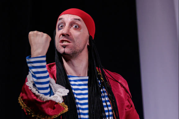 Айболит против Бармалея