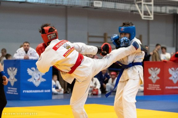 &CHcy;&iecy;&mcy;&pcy;&icy;&ocy;&ncy;&acy;&tcy; &Rcy;&ocy;&scy;&scy;&icy;&icy; &scy;&rcy;&iecy;&dcy;&icy; &mcy;&ucy;&zhcy;&chcy;&icy;&ncy; &icy; &zhcy;&iecy;&ncy;&shchcy;&icy;&ncy; &pcy;&ocy; &rcy;&ucy;&kcy;&ocy;&pcy;&acy;&shcy;&ncy;&ocy;&mcy;&ucy; &bcy;&ocy;&yucy;