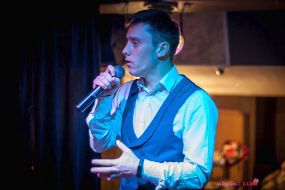 &Dcy;&icy;&scy;&kcy;&ocy;&tcy;&iecy;&kcy;&acy; "&Zcy;&ocy;&lcy;&ocy;&tcy;&ycy;&iecy; 90-&iecy; &pcy;&rcy;&ocy;&tcy;&icy;&vcy; 2000-&khcy;"