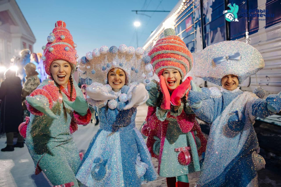 Новогодние елочки от Бэби-клуба "Тайна елочных игрушек"