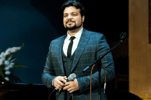 &Acy; &ucy; &ncy;&acy;&scy; &vcy;&ocy; &dcy;&vcy;&ocy;&rcy;&iecy;