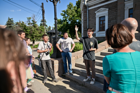 &Pcy;&ocy; &tcy;&iecy;&acy;&tcy;&rcy;&ucy; &pcy;&rcy;&icy; &scy;&vcy;&iecy;&chcy;&acy;&khcy;