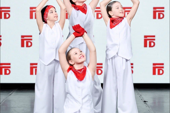 &Tcy;&iecy;&acy;&tcy;&rcy;&acy;&lcy;&icy;&zcy;&ocy;&vcy;&acy;&ncy;&ncy;&ycy;&jcy; &kcy;&ocy;&ncy;&tscy;&iecy;&rcy;&tcy; &khcy;&ocy;&rcy;&iecy;&ocy;&gcy;&rcy;&acy;&fcy;&icy;&chcy;&iecy;&scy;&kcy;&ocy;&jcy; &scy;&tcy;&ucy;&dcy;&icy;&icy; &laquo;&Fcy;&acy;&ncy;&tcy;&acy;&zcy;&icy;&yacy;&raquo;