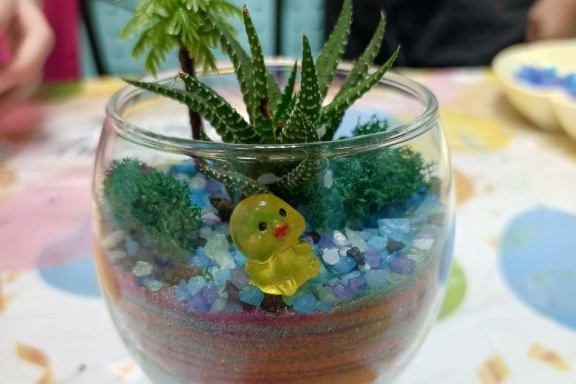 АРТ-каникулы в SandLand: создание мини-флорариума с песочной церемонией