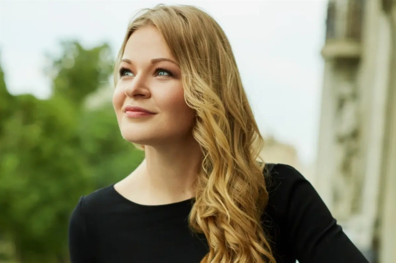 &Dcy;&iecy;&ncy;&icy;&scy; &Mcy;&acy;&tscy;&ucy;&iecy;&vcy; &pcy;&rcy;&iecy;&dcy;&scy;&tcy;&acy;&vcy;&lcy;&yacy;&iecy;&tcy;&period;&period;&period; &Scy;&icy;&mcy;&fcy;&ocy;&dcy;&zhcy;&acy;&zcy;