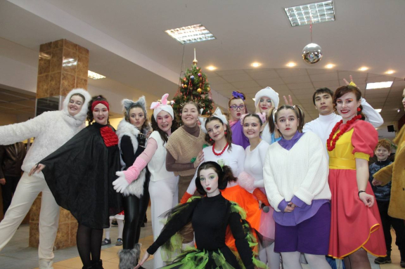 Новогодняя игровая программа "Как богатыри зиму спасали"