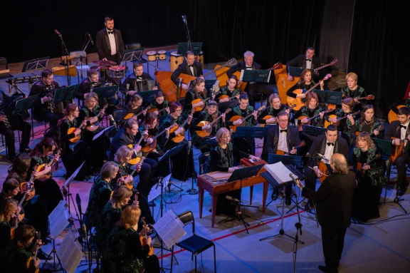 &Ocy;&rcy;&kcy;&iecy;&scy;&tcy;&rcy; &Mcy;&acy;&lcy;&acy;&khcy;&icy;&tcy; "&YAcy; &pcy;&ocy;&dcy;&acy;&rcy;&yucy; &vcy;&acy;&mcy; &tscy;&iecy;&lcy;&ycy;&jcy; &mcy;&icy;&rcy;" &Dcy;&period; &Rcy;&icy;&bcy;&iecy;&rcy;&ocy;