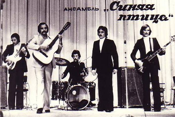 &Vcy;&Icy;&Acy; &laquo;&Scy;&icy;&ncy;&yacy;&yacy; &pcy;&tcy;&icy;&tscy;&acy;&raquo;