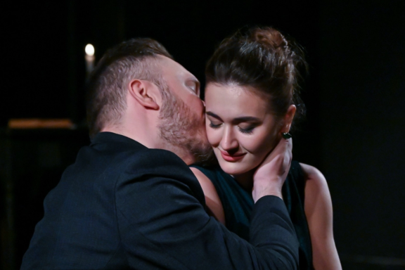 Жена-еврейка (малый зал)