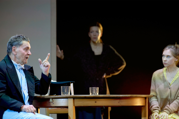 Папа (Сергей Маковецкий)