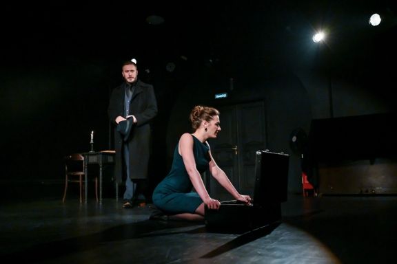 Жена-еврейка (малый зал)