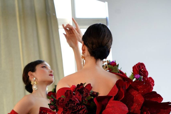 &Fcy;&icy;&ncy;&acy;&lcy; &fcy;&iecy;&scy;&tcy;&icy;&vcy;&acy;&lcy;&yacy; &mcy;&ocy;&dcy;&ycy; "&Pcy;&lcy;&acy;&tcy;&softcy;&iecy; &gcy;&ocy;&rcy;&ocy;&dcy;&acy;"