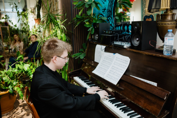 &Vcy;&iecy;&chcy;&iecy;&rcy; &Icy;&scy;&kcy;&rcy;&iecy;&ncy;&ncy;&icy;&khcy; &Ncy;&ocy;&tcy;