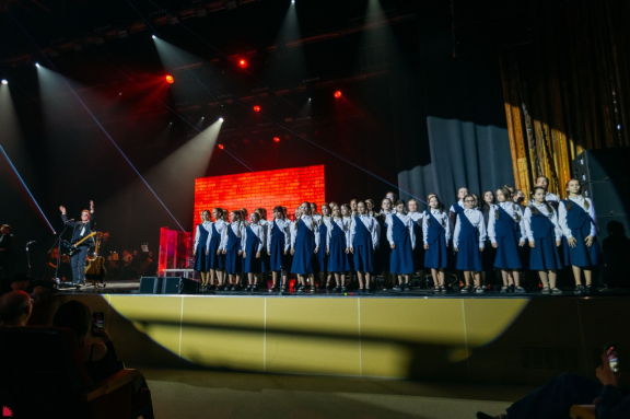 Pink Floyd &mdash; &lcy;&iecy;&gcy;&iecy;&ncy;&dcy;&acy;&rcy;&ncy;&ycy;&iecy; &khcy;&icy;&tcy;&ycy; &vcy; &scy;&ocy;&pcy;&rcy;&ocy;&vcy;&ocy;&zhcy;&dcy;&iecy;&ncy;&icy;&icy; &scy;&icy;&mcy;&fcy;&ocy;&ncy;&icy;&chcy;&iecy;&scy;&kcy;&ocy;&gcy;&ocy; &ocy;&rcy;&kcy;&iecy;&scy;&tcy;&rcy;&acy;