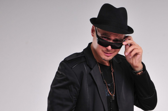 &Scy;&acy;&kcy;&scy;&ocy;&fcy;&ocy;&ncy;&icy;&scy;&tcy; SyntheticSax&period; &Mcy;&icy;&rcy;&ocy;&vcy;&ycy;&iecy; &khcy;&icy;&tcy;&ycy; &ocy;&tcy; Ameno &dcy;&ocy; Lambada&period;