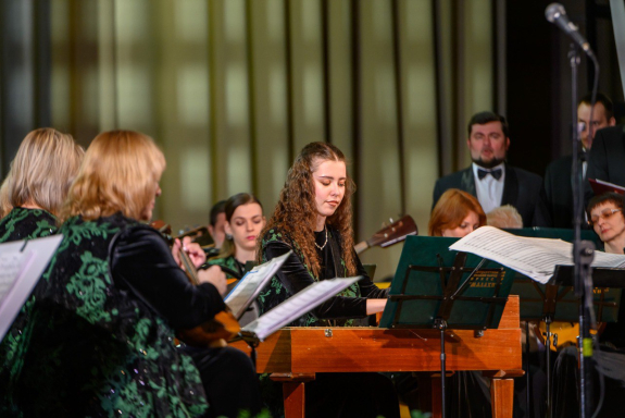 &Pcy;&rcy;&acy;&zcy;&dcy;&ncy;&icy;&chcy;&ncy;&ycy;&jcy; &kcy;&ocy;&ncy;&tscy;&iecy;&rcy;&tcy; "&Pcy;&iecy;&scy;&ncy;&icy; &Vcy;&iecy;&lcy;&icy;&kcy;&ocy;&jcy; &Pcy;&ocy;&bcy;&iecy;&dcy;&ycy;"