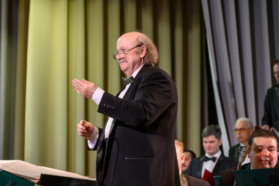 &Pcy;&rcy;&acy;&zcy;&dcy;&ncy;&icy;&chcy;&ncy;&ycy;&jcy; &kcy;&ocy;&ncy;&tscy;&iecy;&rcy;&tcy; "&Pcy;&iecy;&scy;&ncy;&icy; &Vcy;&iecy;&lcy;&icy;&kcy;&ocy;&jcy; &Pcy;&ocy;&bcy;&iecy;&dcy;&ycy;"