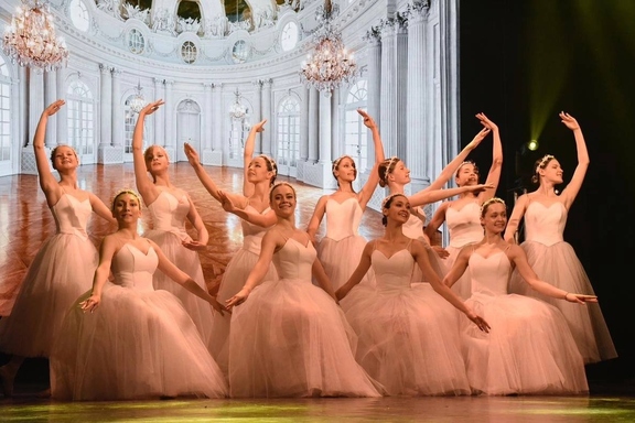 &Tcy;&vcy;&ocy;&rcy;&chcy;&iecy;&scy;&kcy;&icy;&jcy; &kcy;&ocy;&ncy;&tscy;&iecy;&rcy;&tcy; &khcy;&ocy;&rcy;&iecy;&ocy;&gcy;&rcy;&acy;&fcy;&icy;&chcy;&iecy;&scy;&kcy;&ocy;&jcy; &scy;&tcy;&ucy;&dcy;&icy;&icy; &laquo;&Fcy;&acy;&ncy;&tcy;&acy;&zcy;&icy;&yacy;&raquo;