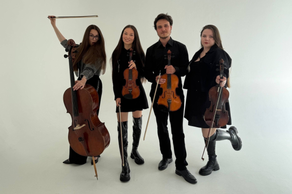 Концерт живой музыки "Новогоднее кинопутешествие"