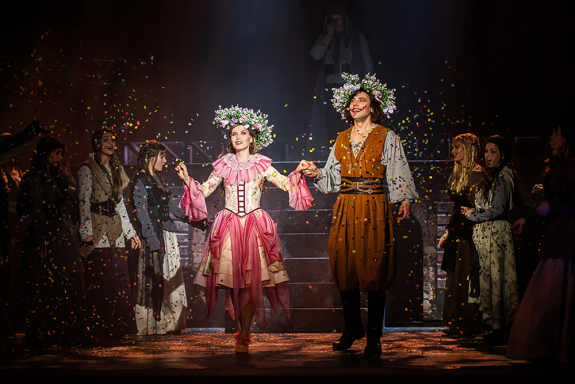 "&CHcy;&iecy;&lcy;&ocy;&vcy;&iecy;&kcy;&comma; &kcy;&ocy;&tcy;&ocy;&rcy;&ycy;&jcy; &scy;&mcy;&iecy;&iocy;&tcy;&scy;&yacy;" &gcy;&period;&IEcy;&kcy;&acy;&tcy;&iecy;&rcy;&icy;&ncy;&bcy;&ucy;&rcy;&gcy;