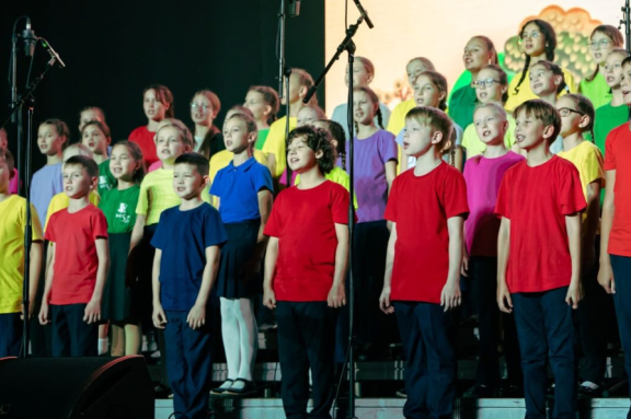 &Pcy;&iecy;&vcy;&chcy;&iecy;&scy;&kcy;&icy;&jcy; &fcy;&iecy;&scy;&tcy;&icy;&vcy;&acy;&lcy;&softcy; "&Rcy;&ucy;&scy;&scy;&kcy;&ocy;&iecy; &Pcy;&ocy;&lcy;&iecy;"