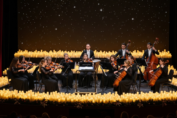 MAGNIFIQ orchestra. Новогодняя шкатулка при свечах.