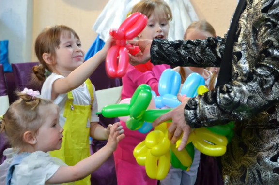 &laquo;&Ncy;&acy; &bcy;&acy;&lcy;&ucy; &ucy; &kcy;&ocy;&rcy;&ocy;&lcy;&yacy;&raquo; &shcy;&ocy;&ucy; &gcy;&icy;&gcy;&acy;&ncy;&tcy;&scy;&kcy;&icy;&khcy; &mcy;&ycy;&lcy;&softcy;&ncy;&ycy;&khcy; &pcy;&ucy;&zcy;&ycy;&rcy;&iecy;&jcy;