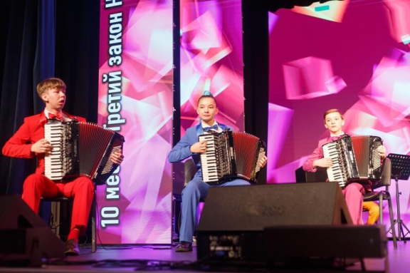 &KHcy;&icy;&tcy;-&pcy;&acy;&rcy;&acy;&dcy;&colon; &ocy;&tcy; &Ncy;&softcy;&yucy;&tcy;&ocy;&ncy;&acy; &dcy;&ocy; &Ecy;&jcy;&ncy;&shcy;&tcy;&iecy;&jcy;&ncy;&acy;