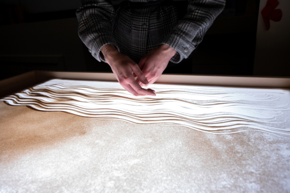 &Rcy;&ocy;&mcy;&acy;&ncy;&tcy;&icy;&chcy;&iecy;&scy;&kcy;&ocy;&iecy; &scy;&vcy;&icy;&dcy;&acy;&ncy;&icy;&iecy; &scy; &mcy;&acy;&scy;&tcy;&iecy;&rcy;-&kcy;&lcy;&acy;&scy;&scy;&ocy;&mcy; &pcy;&ocy; &rcy;&icy;&scy;&ocy;&vcy;&acy;&ncy;&icy;&yucy; &pcy;&iecy;&scy;&kcy;&ocy;&mcy; &laquo;&Vcy;&rcy;&iecy;&mcy;&yacy; &dcy;&lcy;&yacy; &dcy;&vcy;&ocy;&icy;&khcy;&raquo;